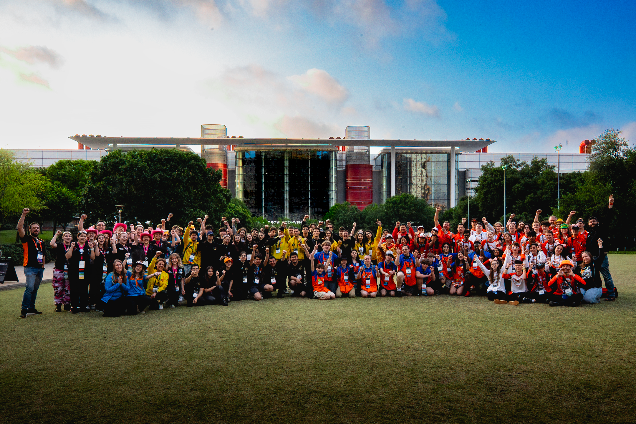 合理安排时间 Sponsored Teams Appreciation - Team REV 合理安排时间 gathered with our sponsored teams, Team REV, for an appreciation breakfast and gift bags as thanks for being a part of REV and to congratulate them on their season.