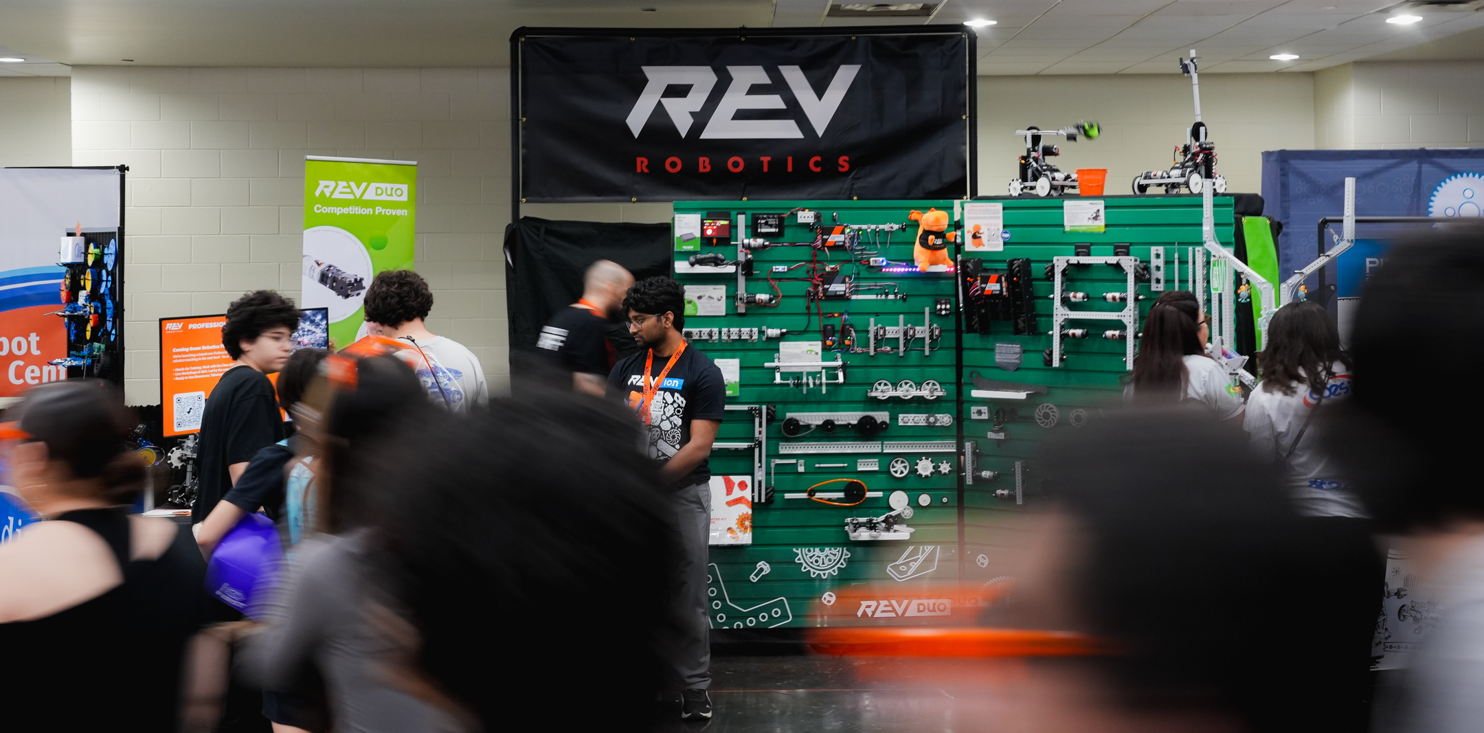 合理安排时间 DUO Booth 合理安排时间 kept busy at FIRST Championship 2025 with our DUO Booth to support and engage with FTC teams, mentors, coaches, and educators.