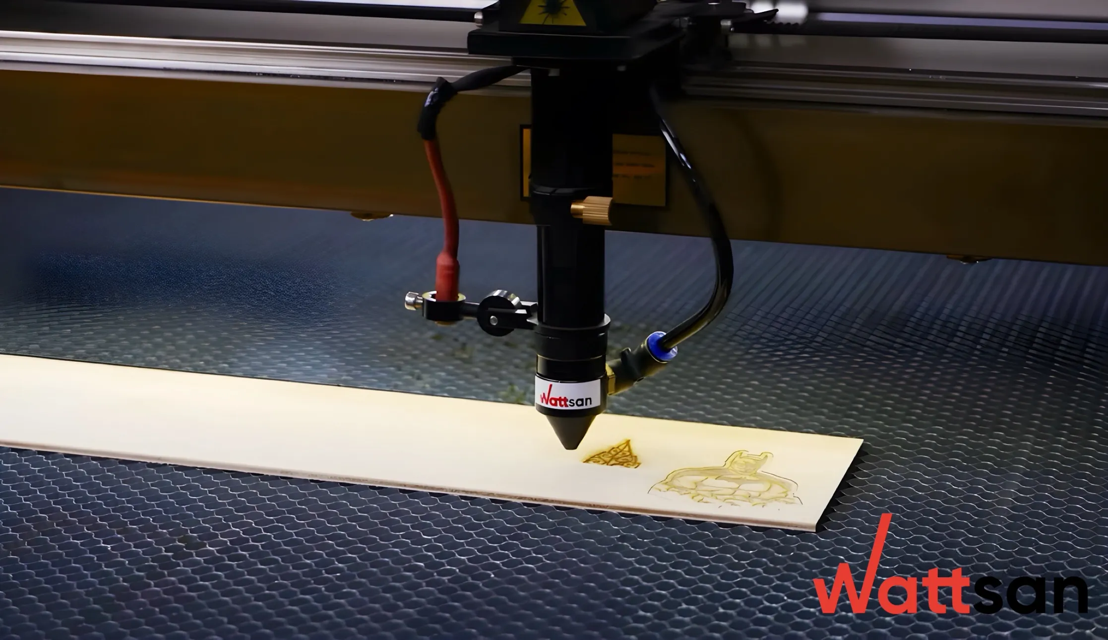 Cutting plywood on CO2 网站视频