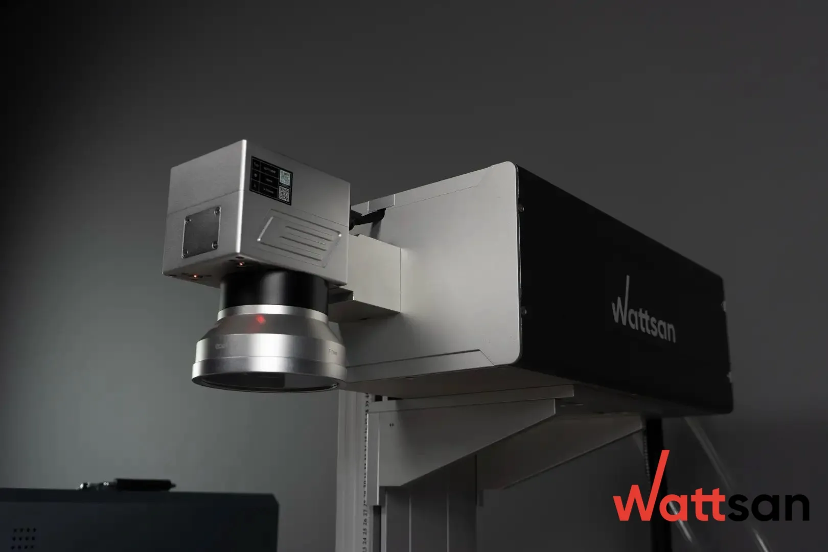 老汉吸奶水捏奶头小说 how laser engraving works