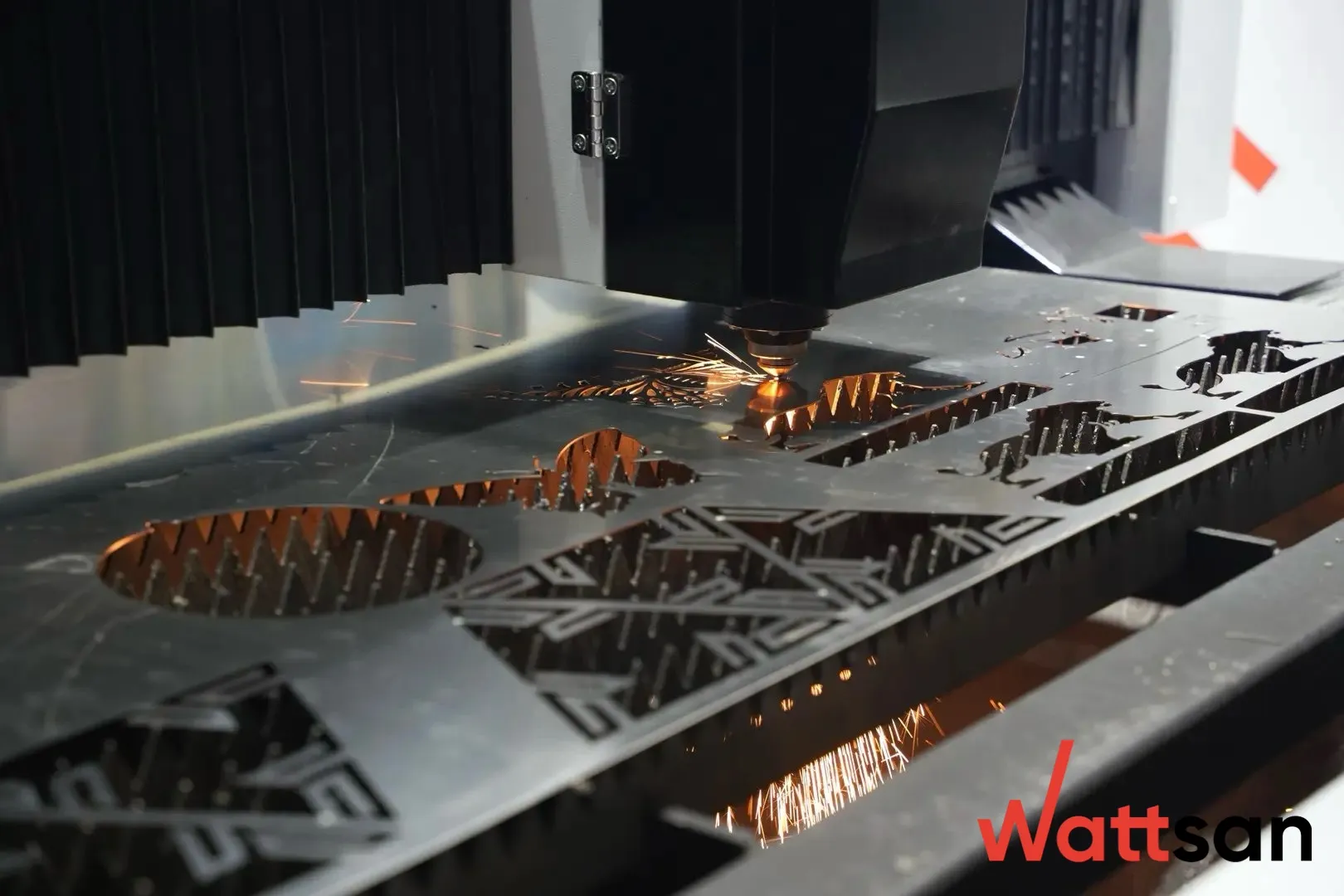 芭乐视频app下载 laser cutting of aluminium