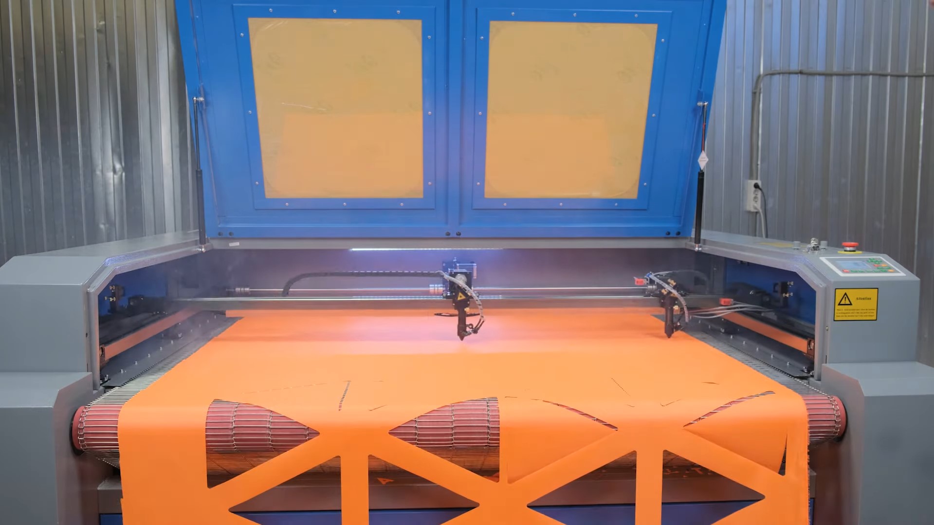cutting fabric on conveyer